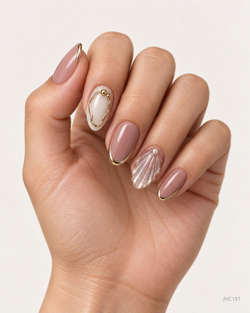 Nude & Gold Outline – medium almond